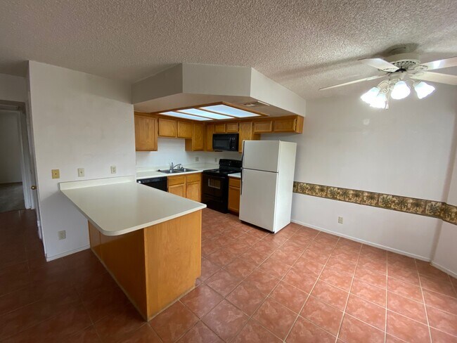 Foto del edificio - 479 Mesa Blvd