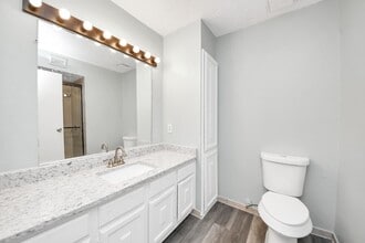 Building Photo - 16618 Lonesome Quail Dr