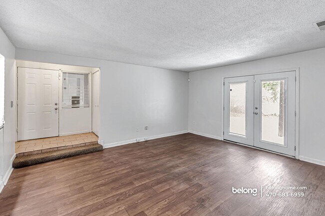 Building Photo - 3575 Oakvale Rd