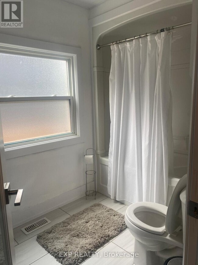 Photo du bâtiment - 4620 Lee Ave