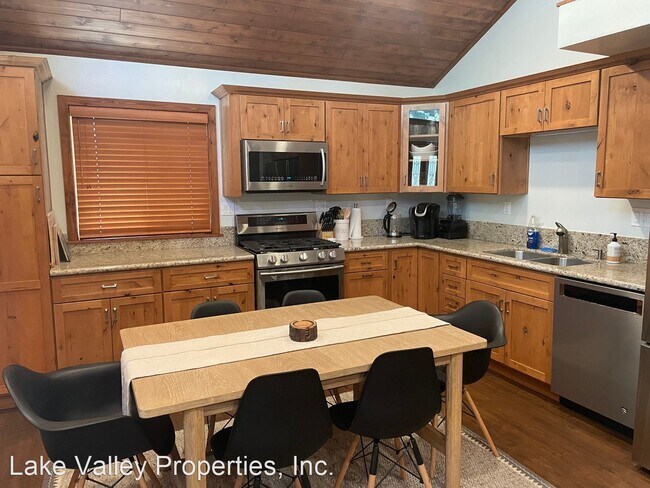 Building Photo - 2 br, 1 bath House - 1838 Ibache Street