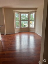 Building Photo - 402 N Delaware St