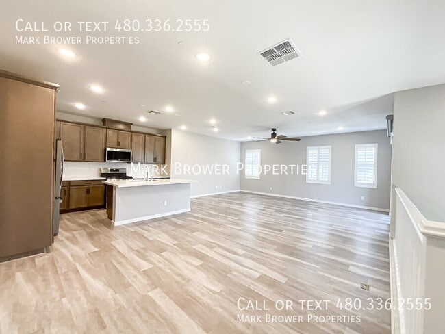 Foto del edificio - 761 E Furness Dr