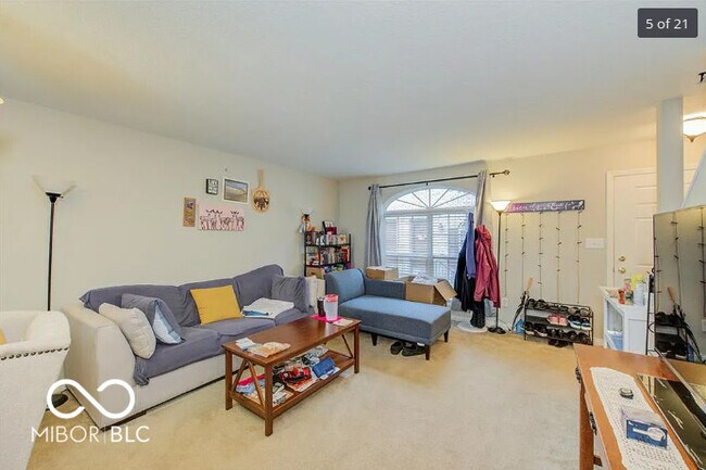 Foto del edificio - 3057 Armory Dr