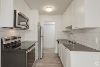 Interior Photo - 535 & 555 Shaw Avenue