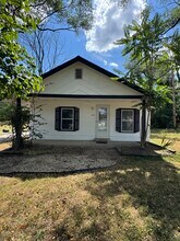 Building Photo - 102 Dyer Dr