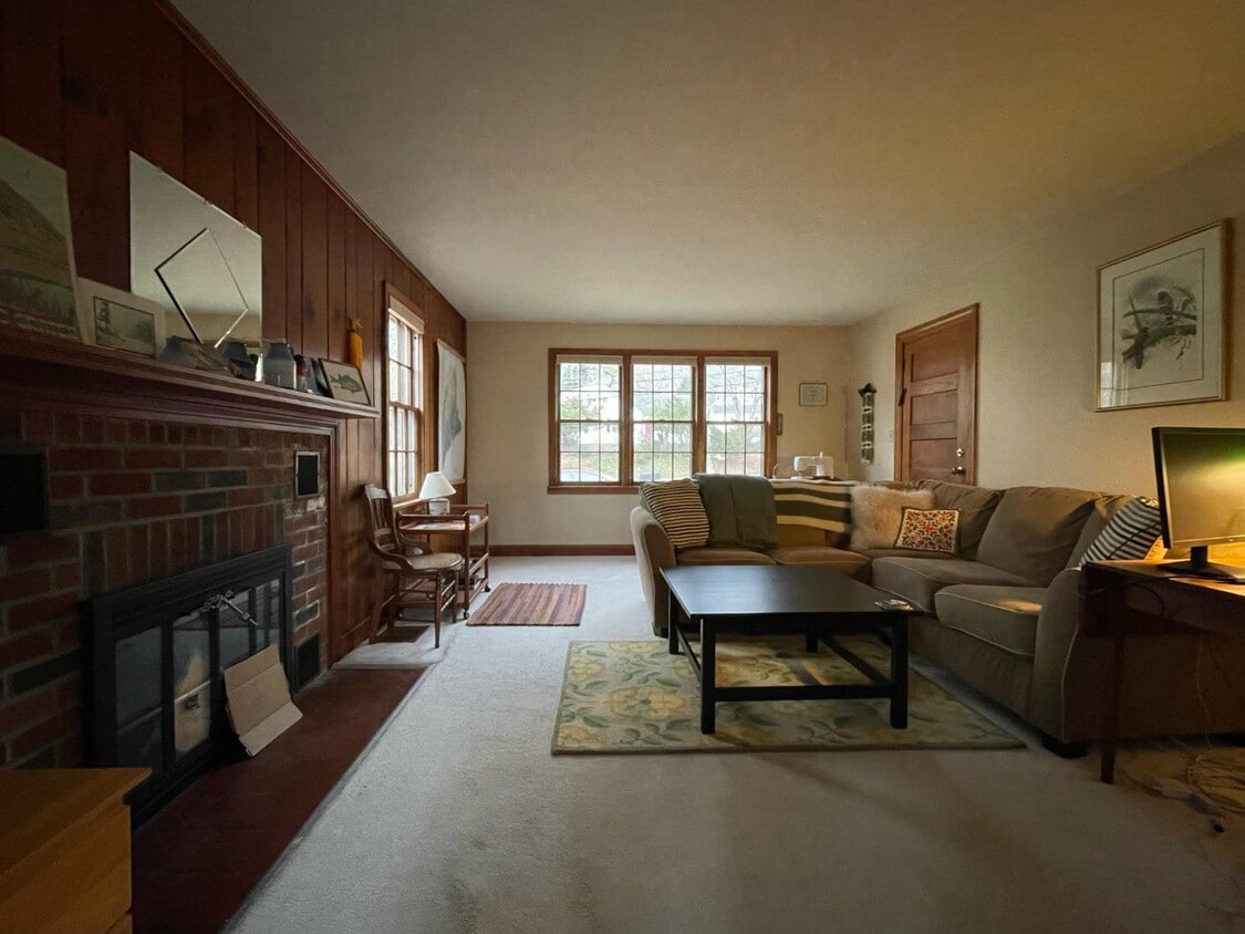 1313 E State St, Ithaca, NY 14850 Room for Rent in Ithaca, NY