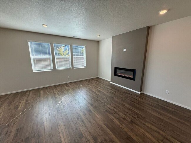 Foto del edificio - 4820 Gray Ct NE