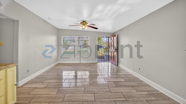 Building Photo - 1657 Thornton Pl SW