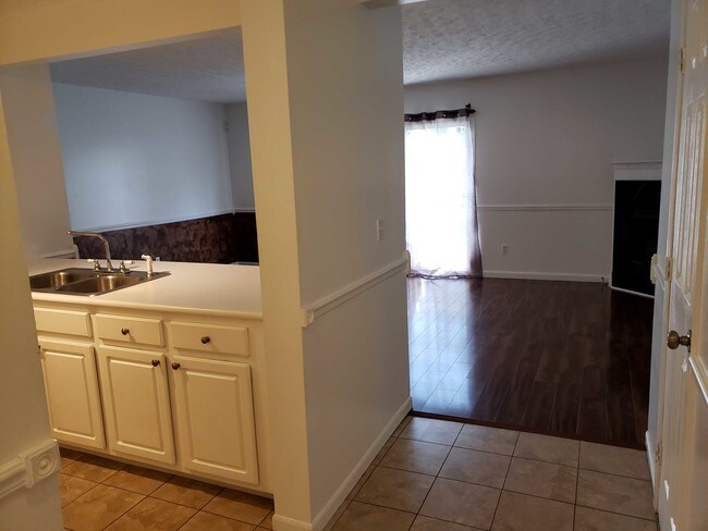 Building Photo - 6071 Brice Park Dr