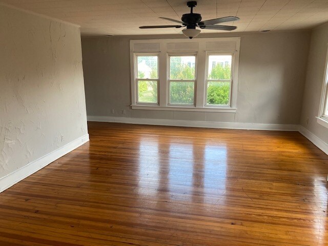 Living - 151 W Main St