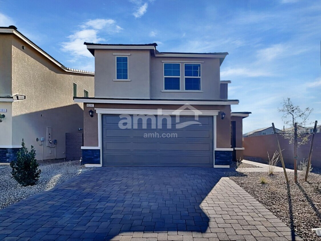 Foto principal - 8397 Buckskin Clf Ave