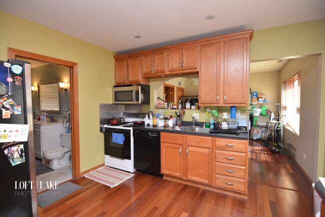 Foto del edificio - 5634 N Ridge Ave