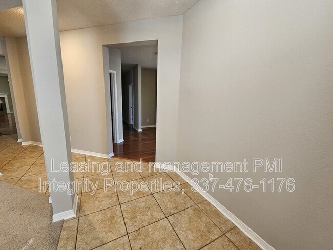 Foto del edificio - 863 Cole Ct