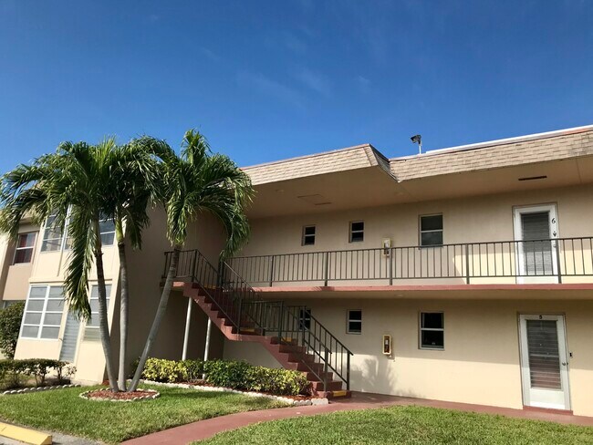 Foto del edificio - 502 Davis Rd