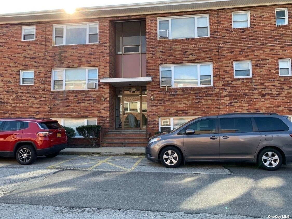 Primary Photo - 400 N Corona Ave