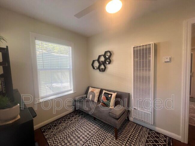 Building Photo - 155 Berverdor Ave