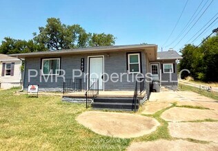 Building Photo - 1407 NW Lake Ave