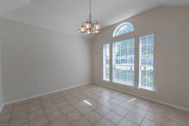 Building Photo - 131 Sunset Falls Dr