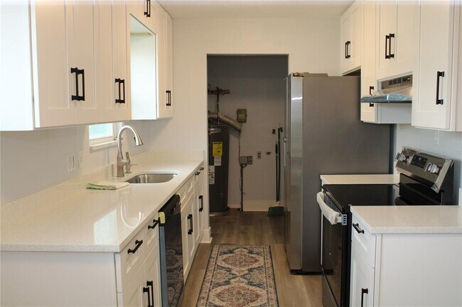 Foto del edificio - 3355 70th Ave N