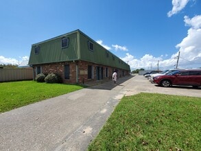 Building Photo - 2020 Jean Lafitte Pkwy