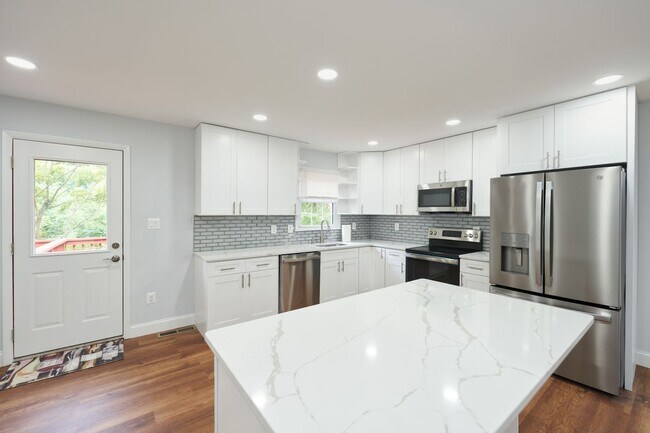 Foto del edificio - 9900 Kingsbridge Dr