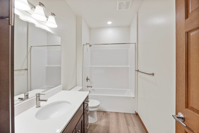 Building Photo - Wilderness Hills South Apartments