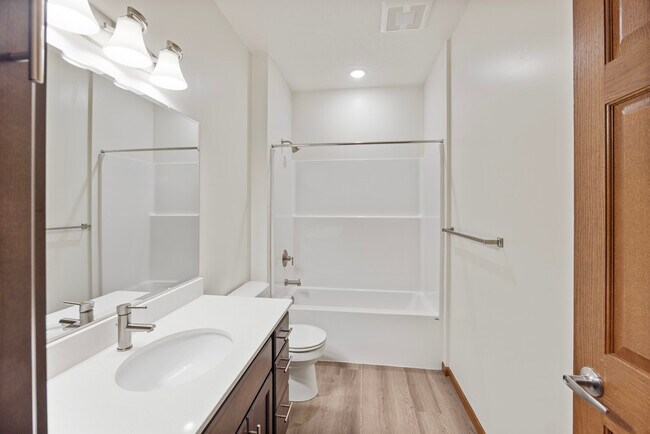 Foto del edificio - Wilderness Hills South Apartments