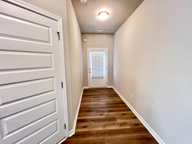 Foto del edificio - 3705 Prospect Point Dr
