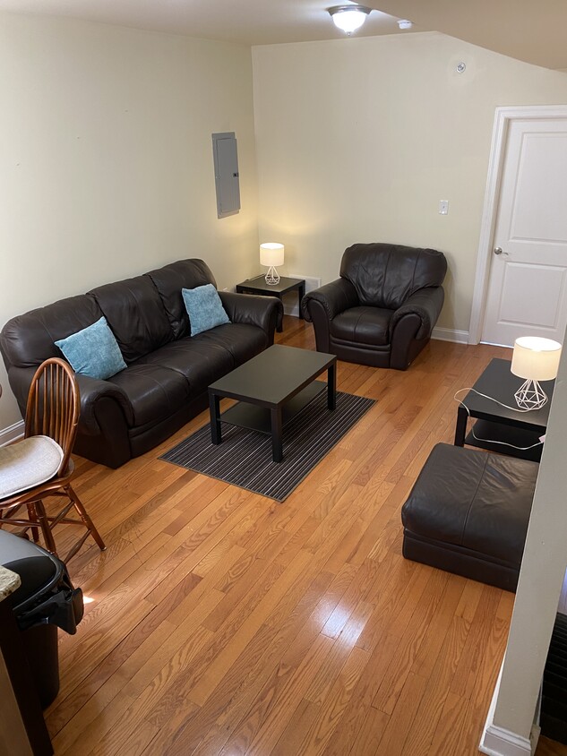 Furnished shared common room - 2133 N 18th St