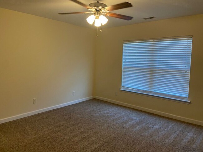 Foto del edificio - 640 Summer Hill