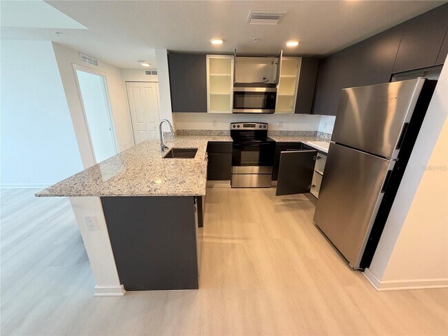Foto del edificio - 5587 Millenia Blvd