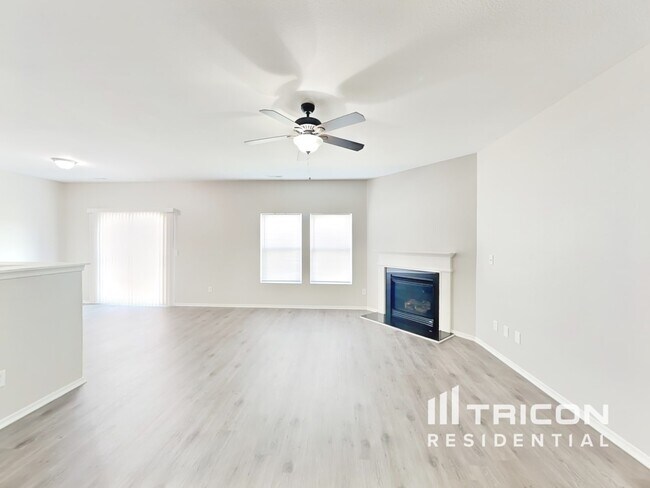 Foto del edificio - 964 Willow Creek Dr