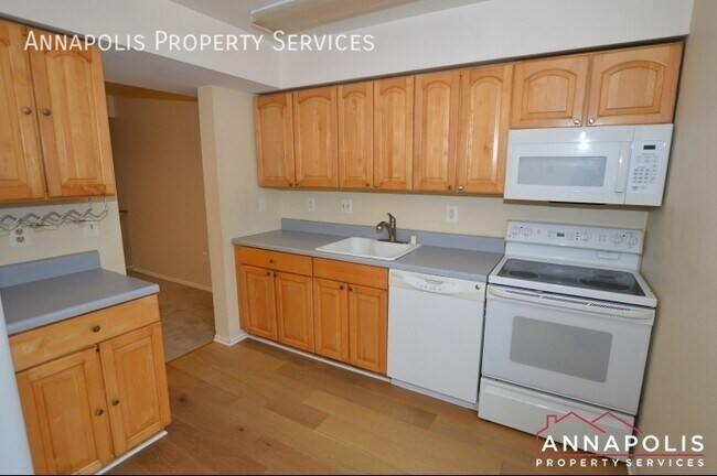 Foto del edificio - 430 Knottwood Ct