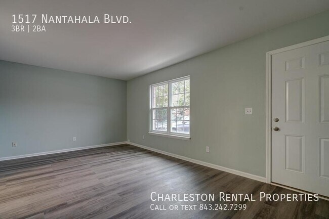 Building Photo - 1517 Nantahala Blvd