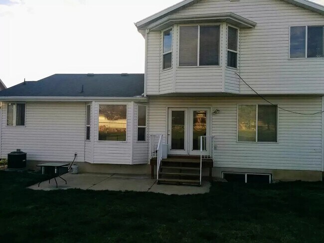 Building Photo - 2126 N 750 W