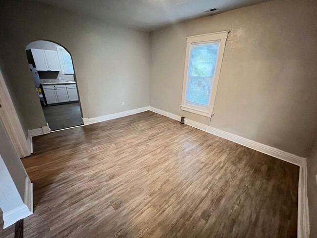 Building Photo - 2 Bed 1 Bath Springfield, MO