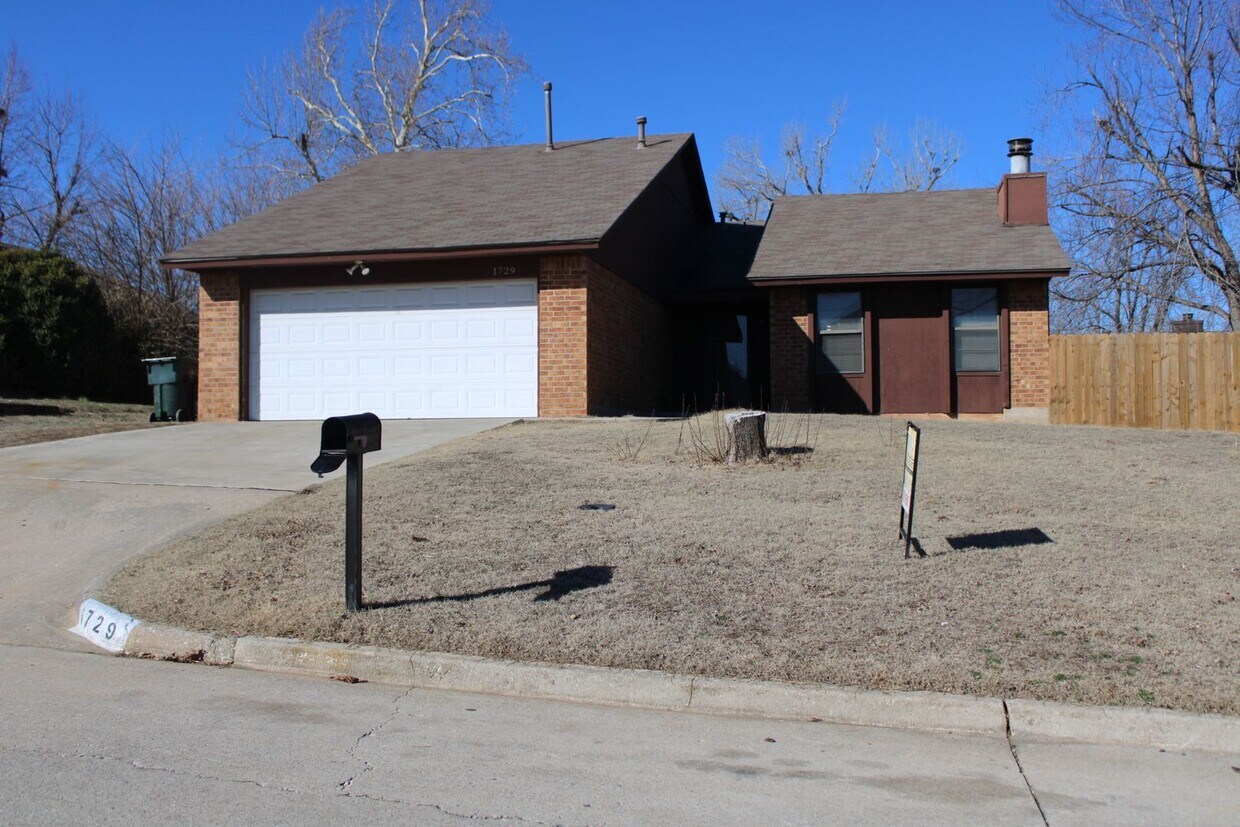 1729 S Willow Wind Dr, Midwest City, OK 73130 House Rental in Midwest