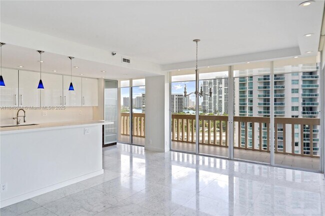 Building Photo - 19355 Turnberry Way