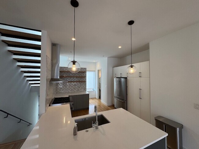 Foto del edificio - $500 off June! Call for details.