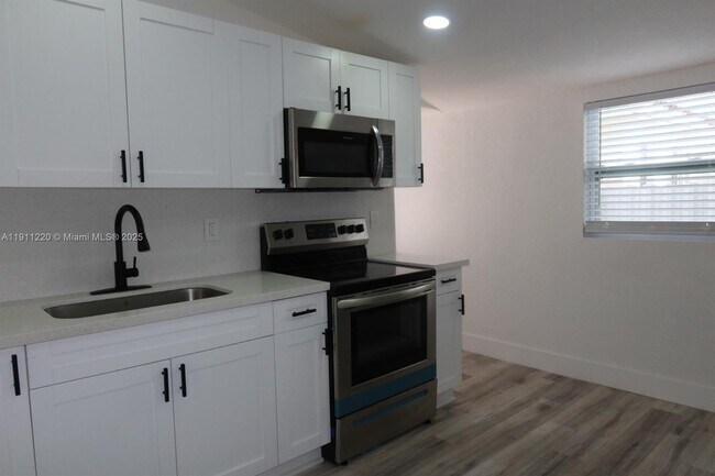 Foto del edificio - 1062 NW 25th St