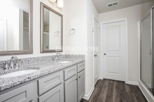 Building Photo - One Month of FREE RENT!