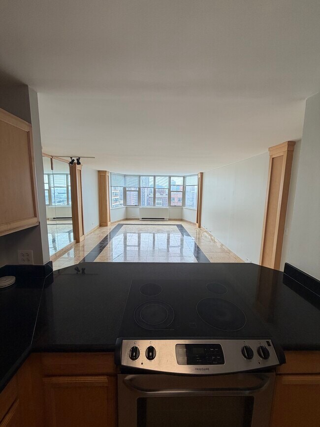 Foto del edificio - 525 W Hawthorne Pl