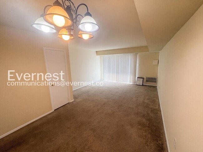 Building Photo - 2 Bed & 1.5 Bath Townhouse in Colonial Heights / Available Soon!