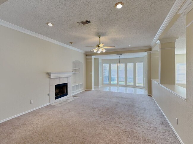 Foto del edificio - READY NOW! Spacious 4-Bedroom Hulen Bend Home with Open Layout, Gourmet Kitchen & Entertainer’s B...
