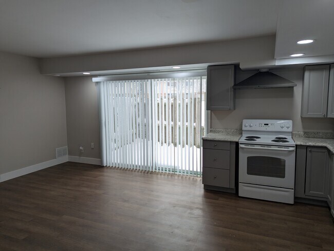 Foto del edificio - 3403 Kenbrooke Ct