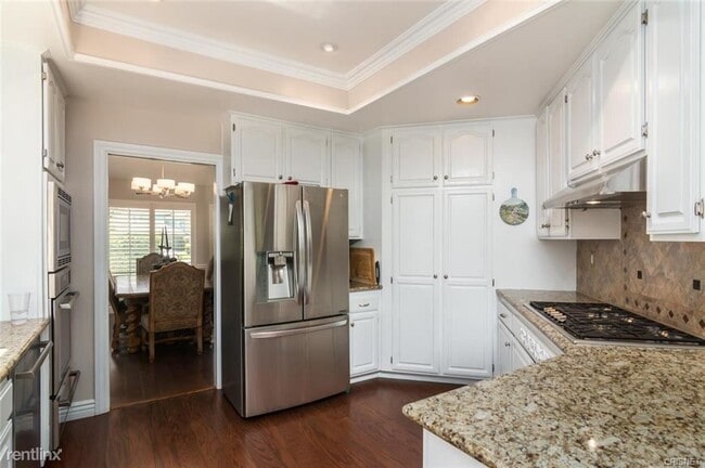 Building Photo - 3 br, 2 bath House - 7954 Cowper Ave