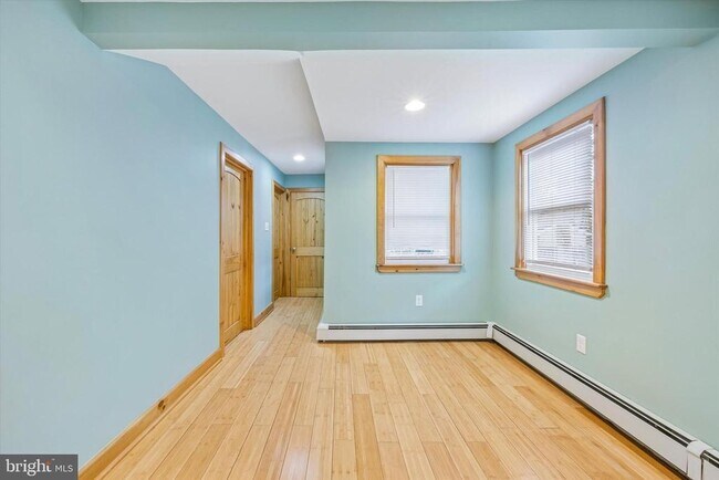 Foto del edificio - 707 Forrest St