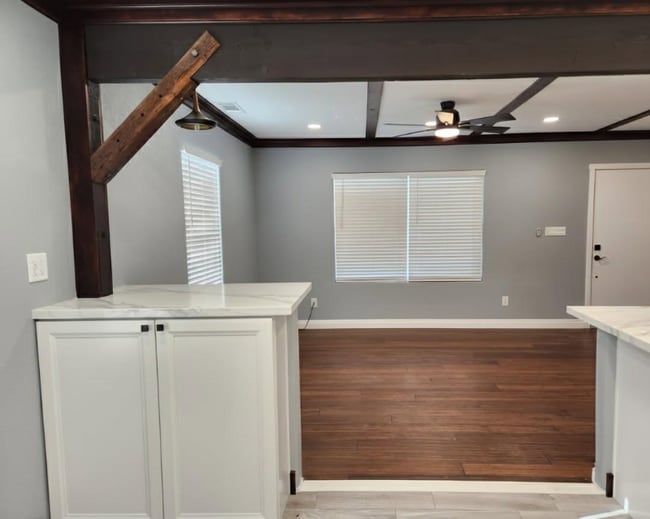 Building Photo - 703 42nd St