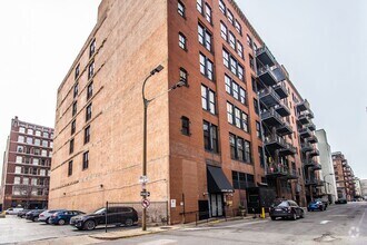 Building Photo - 1114 Lucas Ave